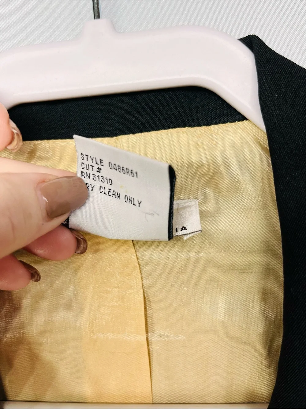 AGB Black Single-Button Tailored Women's Blazer with Pale Yellow Lining